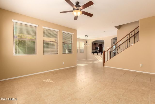 3215 E SPORTS Drive, Gilbert, AZ 85298