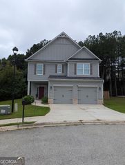 2741 Groovers Lake Point, Lithia Springs, GA 30122