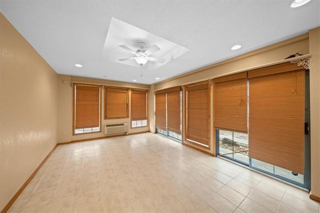 8832 Evanston Way, Kansas City, MO 64138