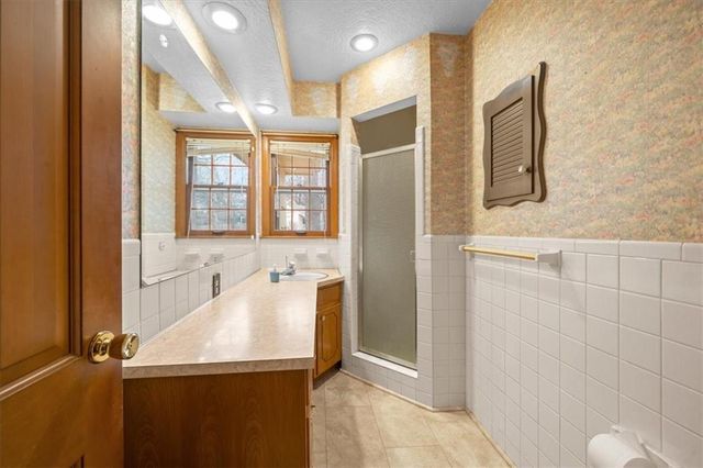 8832 Evanston Way, Kansas City, MO 64138