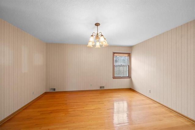 8832 Evanston Way, Kansas City, MO 64138