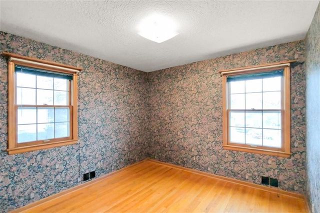 8832 Evanston Way, Kansas City, MO 64138