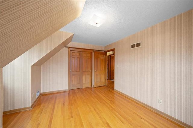 8832 Evanston Way, Kansas City, MO 64138