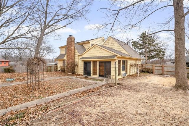 8832 Evanston Way, Kansas City, MO 64138