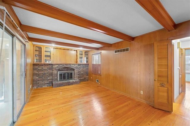 8832 Evanston Way, Kansas City, MO 64138