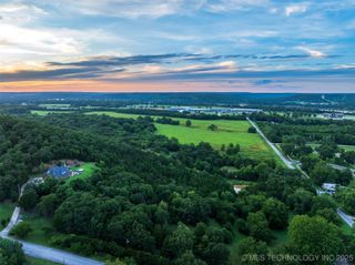 60 S 137th West Avenue, Sand Springs, OK 74063