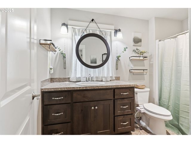 32400 Ne CLEARWATER Dr, Yacolt, WA 98675