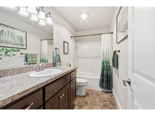 32400 Ne CLEARWATER Dr, Yacolt, WA 98675