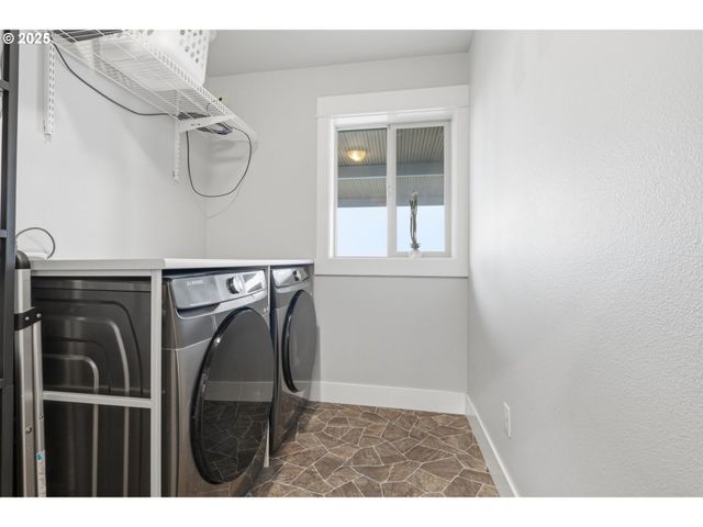 32400 Ne CLEARWATER Dr, Yacolt, WA 98675