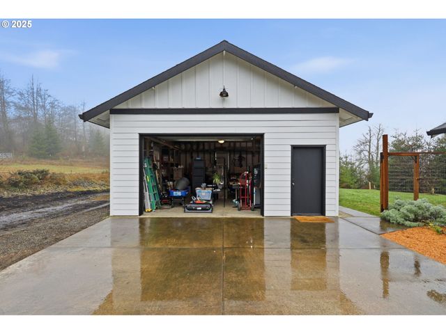 32400 Ne CLEARWATER Dr, Yacolt, WA 98675