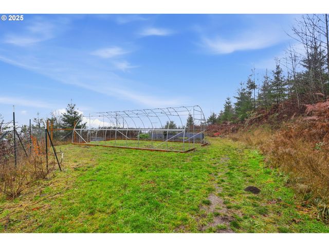 32400 Ne CLEARWATER Dr, Yacolt, WA 98675