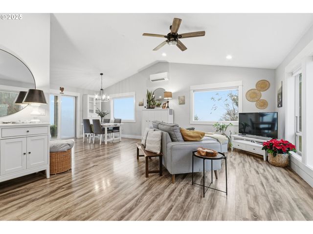 32400 Ne CLEARWATER Dr, Yacolt, WA 98675