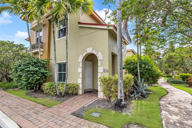 364 Lake Monterey Circle, Boynton Beach, FL 33426