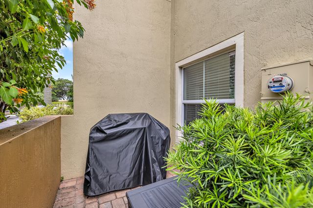 364 Lake Monterey Circle, Boynton Beach, FL 33426