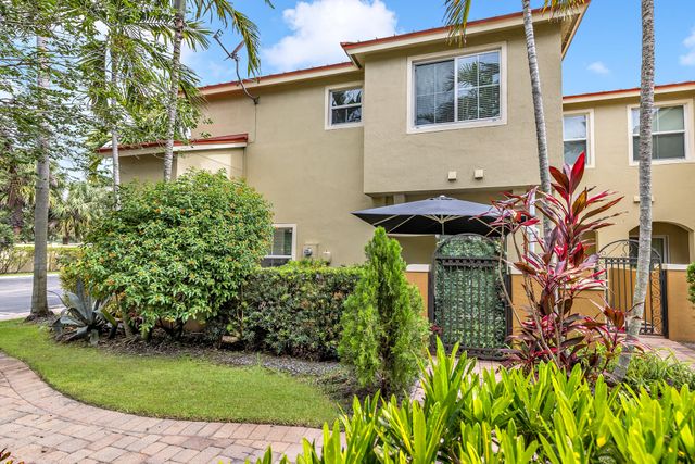 364 Lake Monterey Circle, Boynton Beach, FL 33426