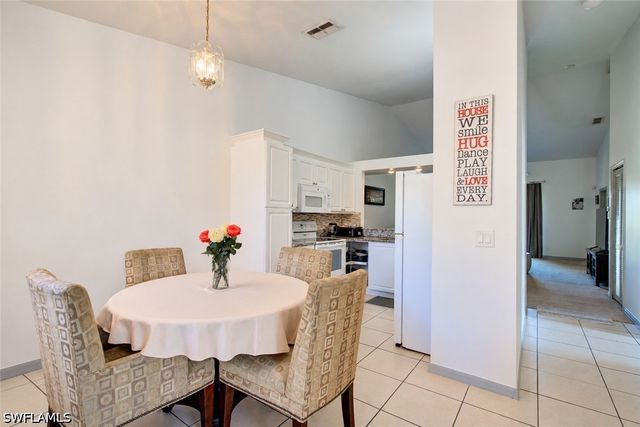 475 Robin Hood CIR 202, Naples, FL 34104