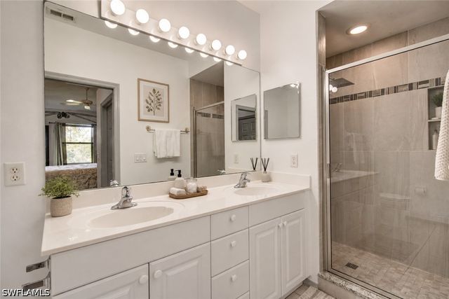 475 Robin Hood CIR 202, Naples, FL 34104