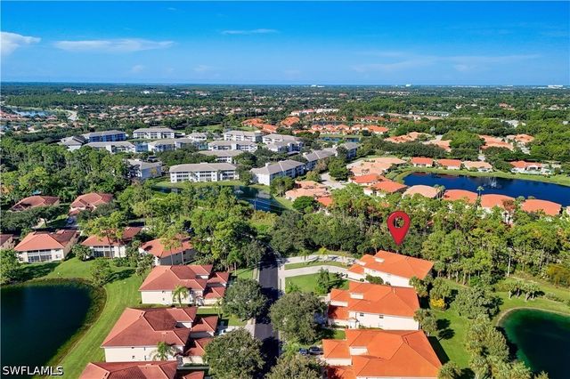 475 Robin Hood CIR 202, Naples, FL 34104