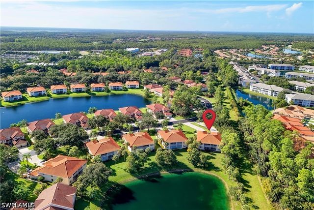 475 Robin Hood CIR 202, Naples, FL 34104