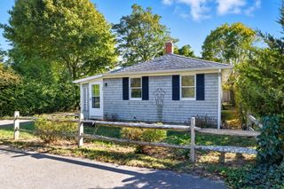 35 Pleasant View Avenue, Falmouth, MA 02540