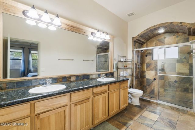 992 Flora Vista Drive, Las Cruces, NM 88007