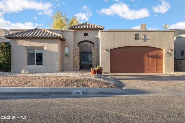 992 Flora Vista Drive, Las Cruces, NM 88007