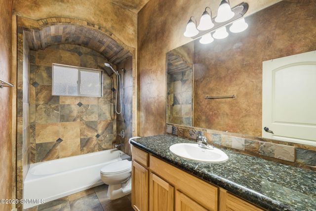 992 Flora Vista Drive, Las Cruces, NM 88007