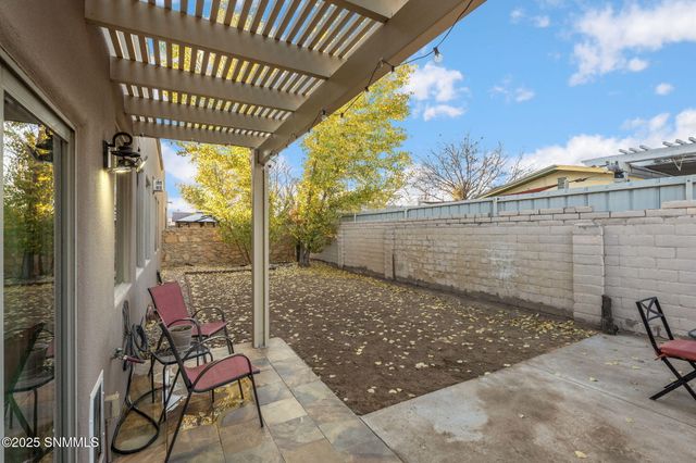 992 Flora Vista Drive, Las Cruces, NM 88007