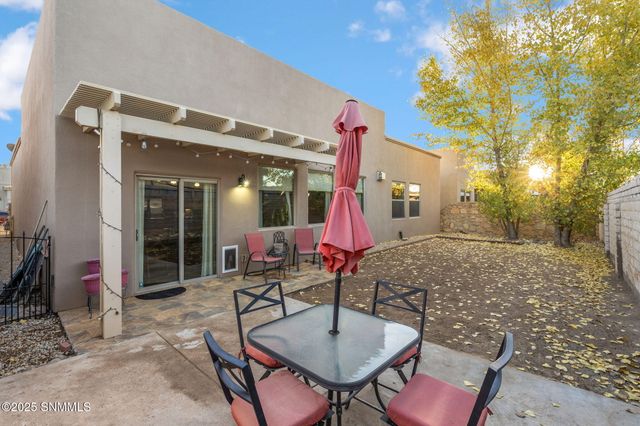 992 Flora Vista Drive, Las Cruces, NM 88007