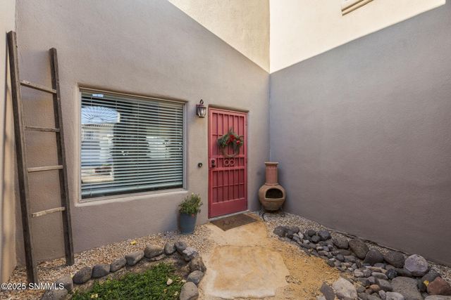 992 Flora Vista Drive, Las Cruces, NM 88007