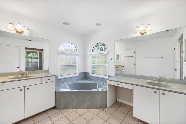 500 VENEZIA PARKWAY, Venice, FL 34285