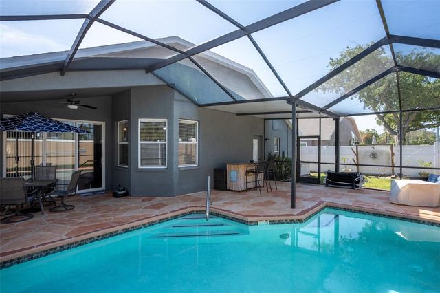 624 N LAKE BOULEVARD, Tarpon Springs, FL 34689