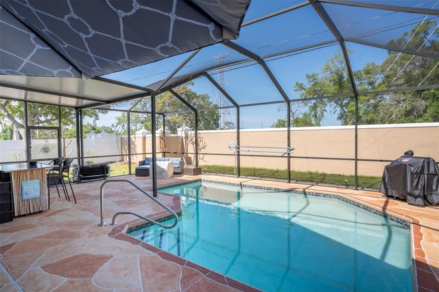 624 N LAKE BOULEVARD, Tarpon Springs, FL 34689