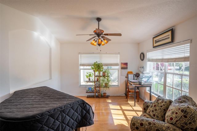 624 N LAKE BOULEVARD, Tarpon Springs, FL 34689