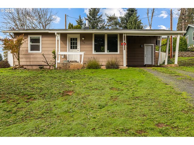 532 2ND St, Elkton, OR 97436