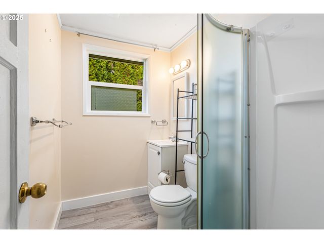 532 2ND St, Elkton, OR 97436