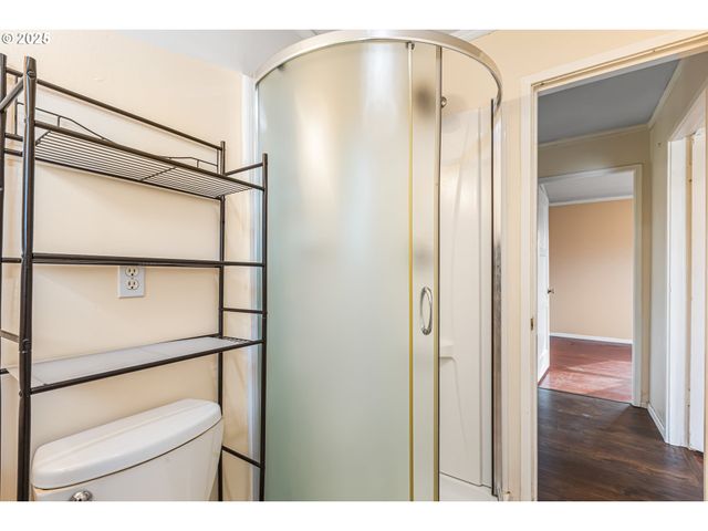 532 2ND St, Elkton, OR 97436