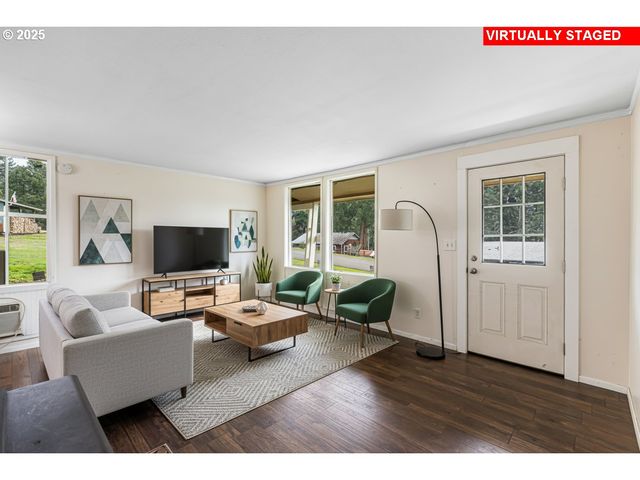 532 2ND St, Elkton, OR 97436