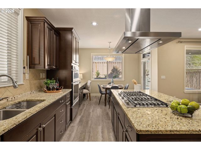 16917 Nw LYNCH Ln, Portland, OR 97229