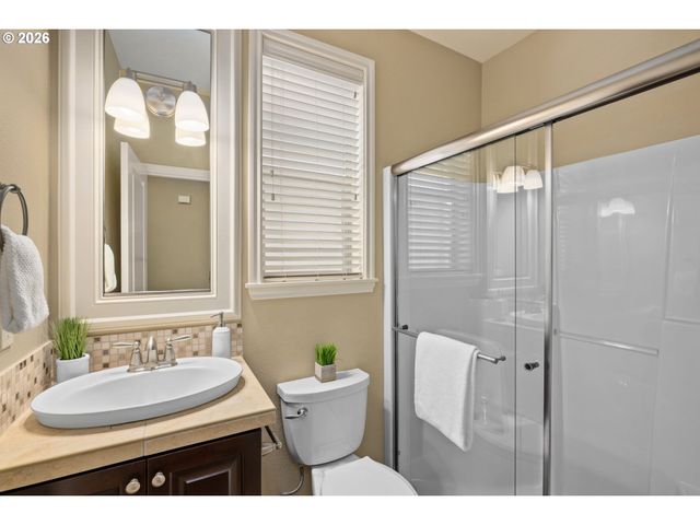 16917 Nw LYNCH Ln, Portland, OR 97229