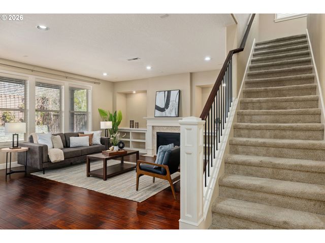 16917 Nw LYNCH Ln, Portland, OR 97229