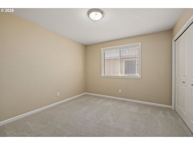 16917 Nw LYNCH Ln, Portland, OR 97229