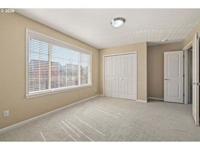 16917 Nw LYNCH Ln, Portland, OR 97229