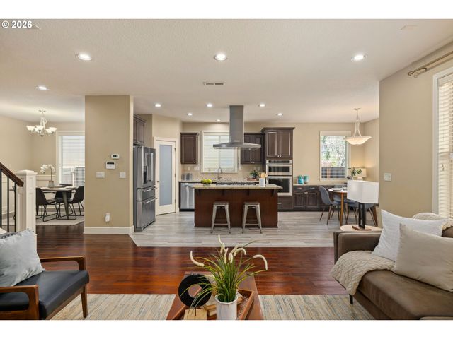 16917 Nw LYNCH Ln, Portland, OR 97229