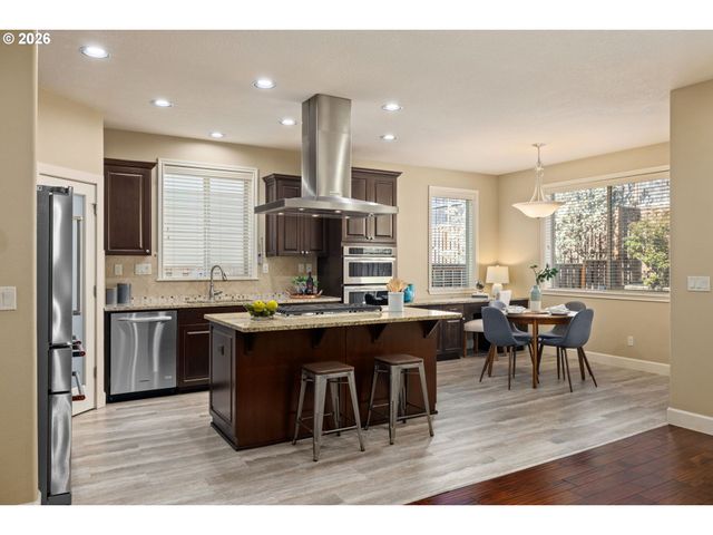 16917 Nw LYNCH Ln, Portland, OR 97229