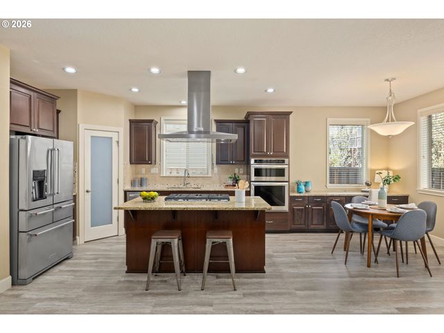 16917 Nw LYNCH Ln, Portland, OR 97229