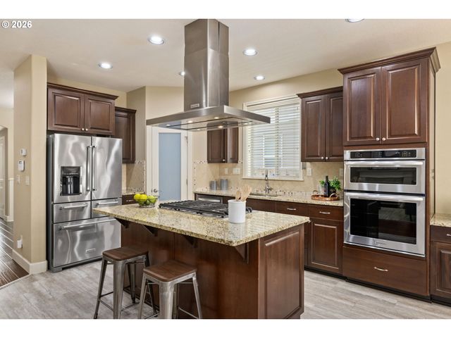 16917 Nw LYNCH Ln, Portland, OR 97229