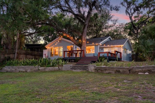 1502 E PARK CIRCLE, Tampa, FL 33610