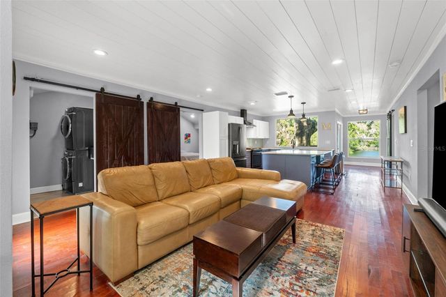 1502 E PARK CIRCLE, Tampa, FL 33610