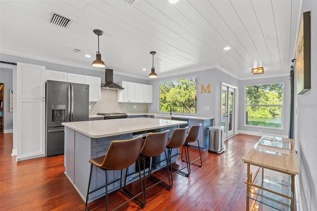 1502 E PARK CIRCLE, Tampa, FL 33610